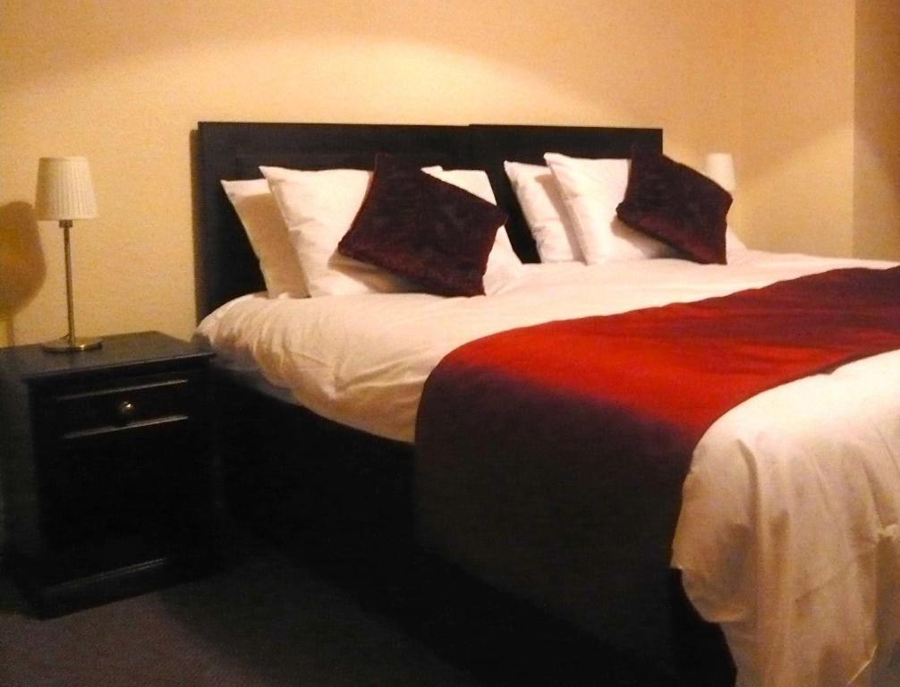 The George Inn Barton-upon-Humber Room photo