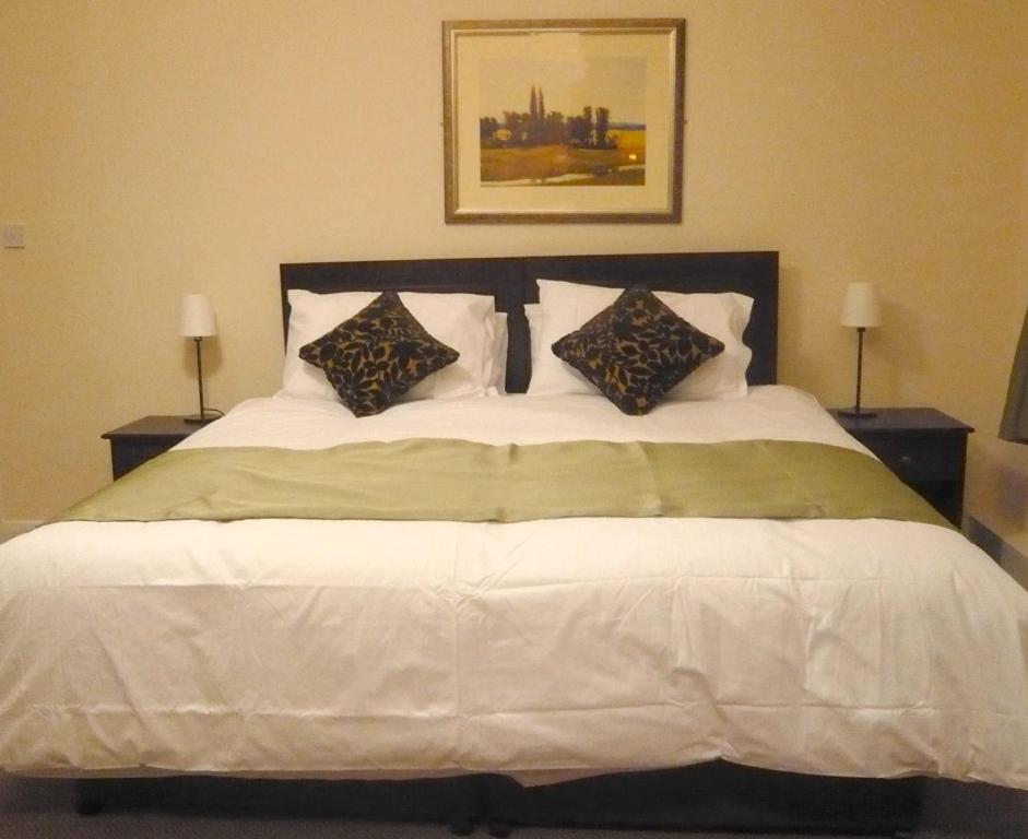 The George Inn Barton-upon-Humber Room photo