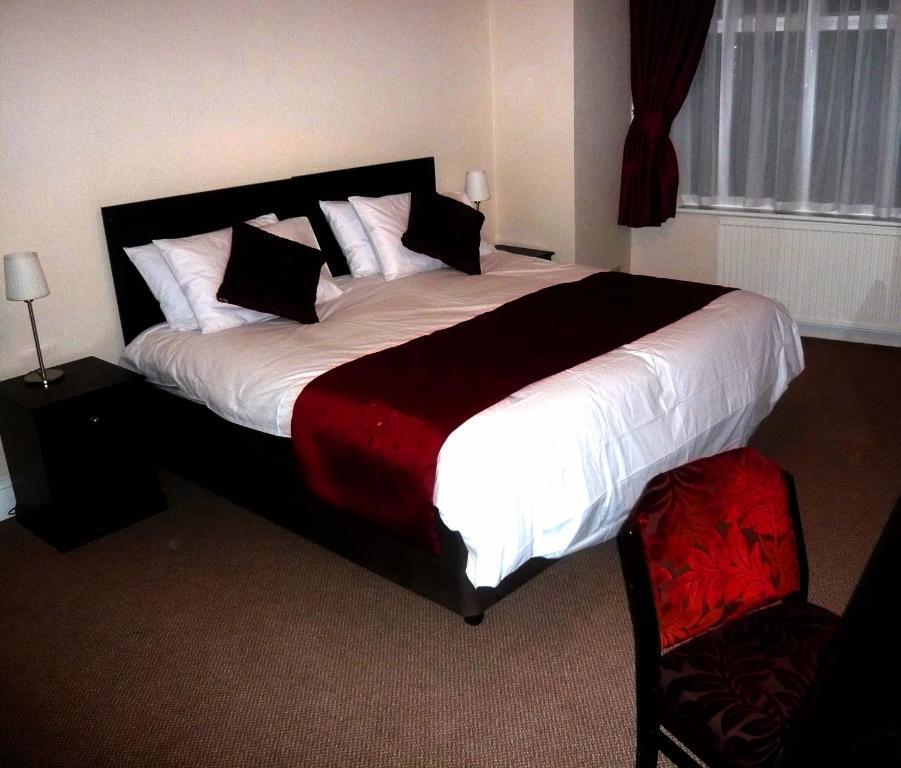 The George Inn Barton-upon-Humber Room photo